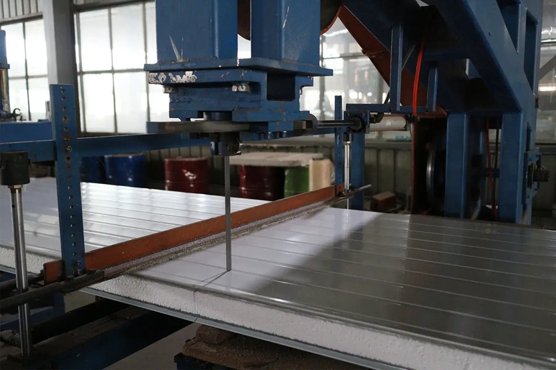 مزایای دستگاه برش ساندویچ پانل